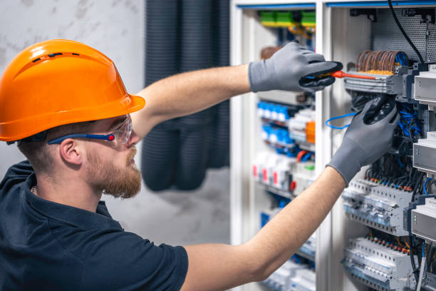 Best Affordable Emergency Electrician  in Centralia, MO